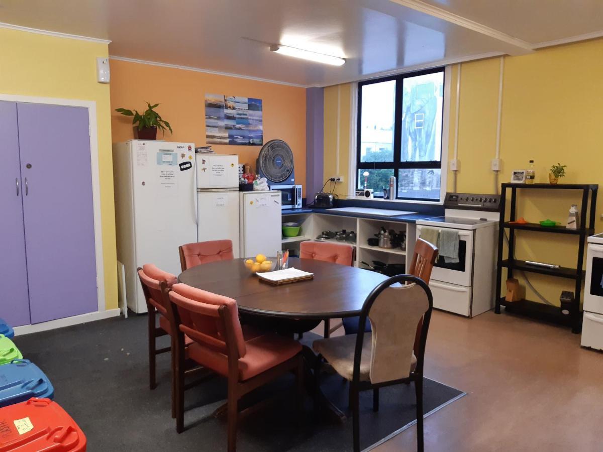 Ariki Backpackers Pansiyon New Plymouth Dış mekan fotoğraf