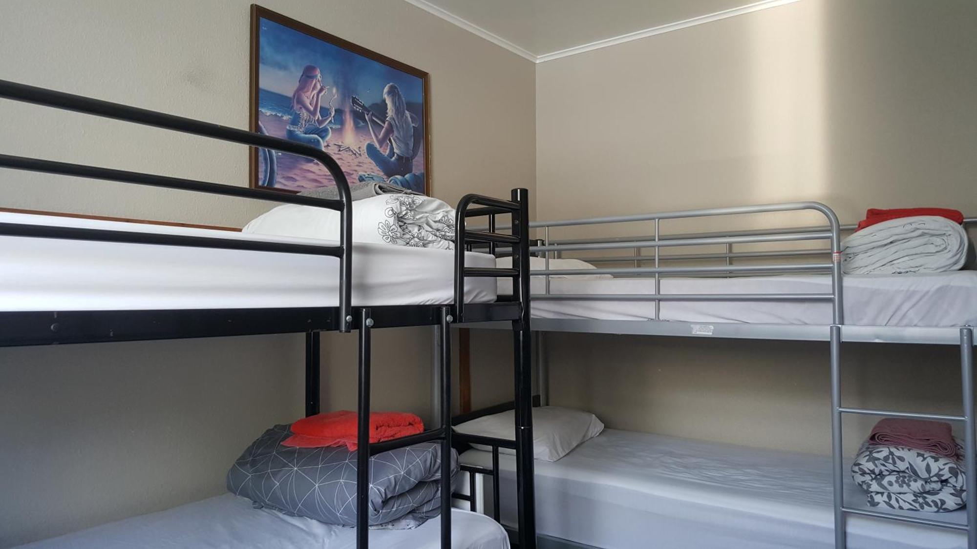 Ariki Backpackers Pansiyon New Plymouth Oda fotoğraf