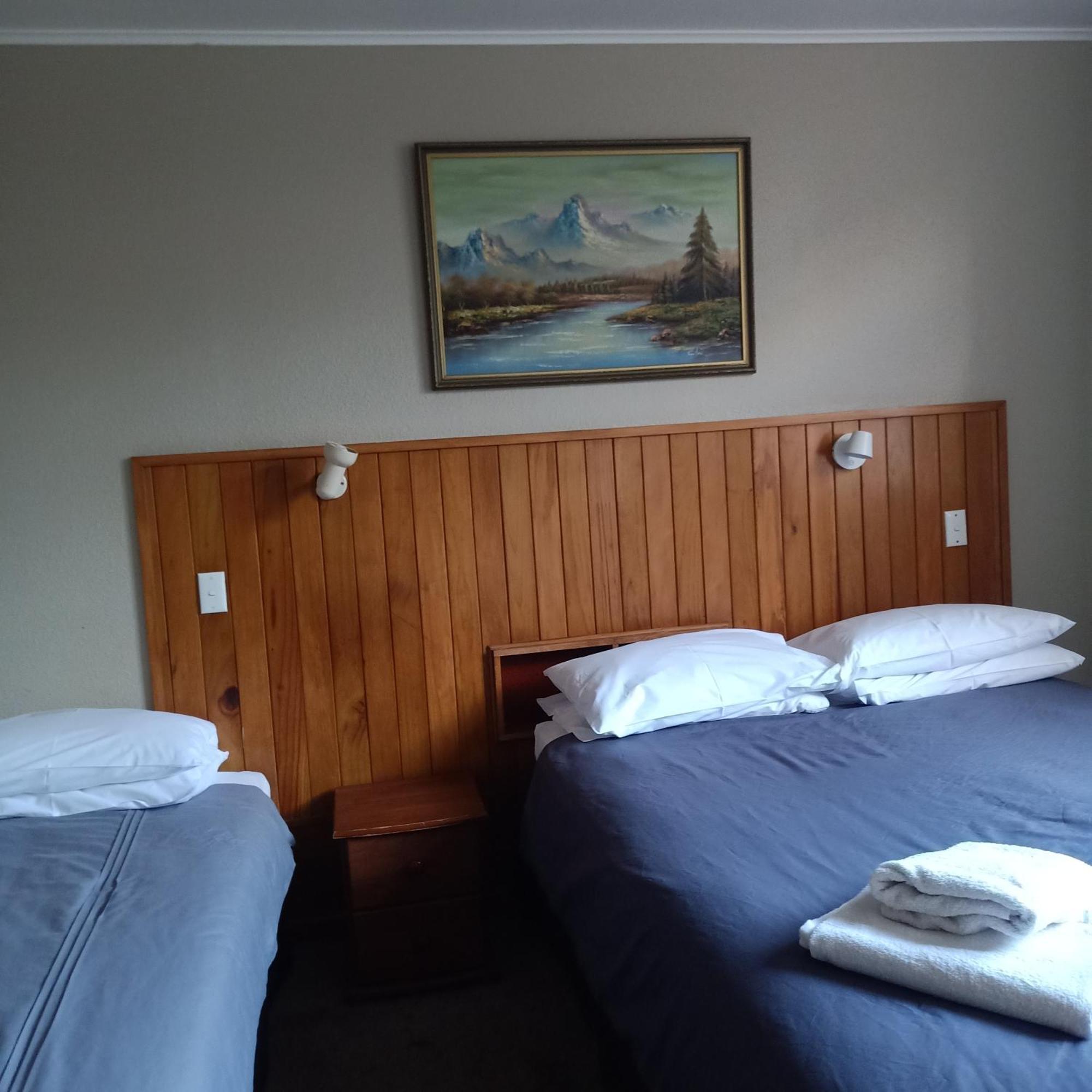 Ariki Backpackers Pansiyon New Plymouth Oda fotoğraf