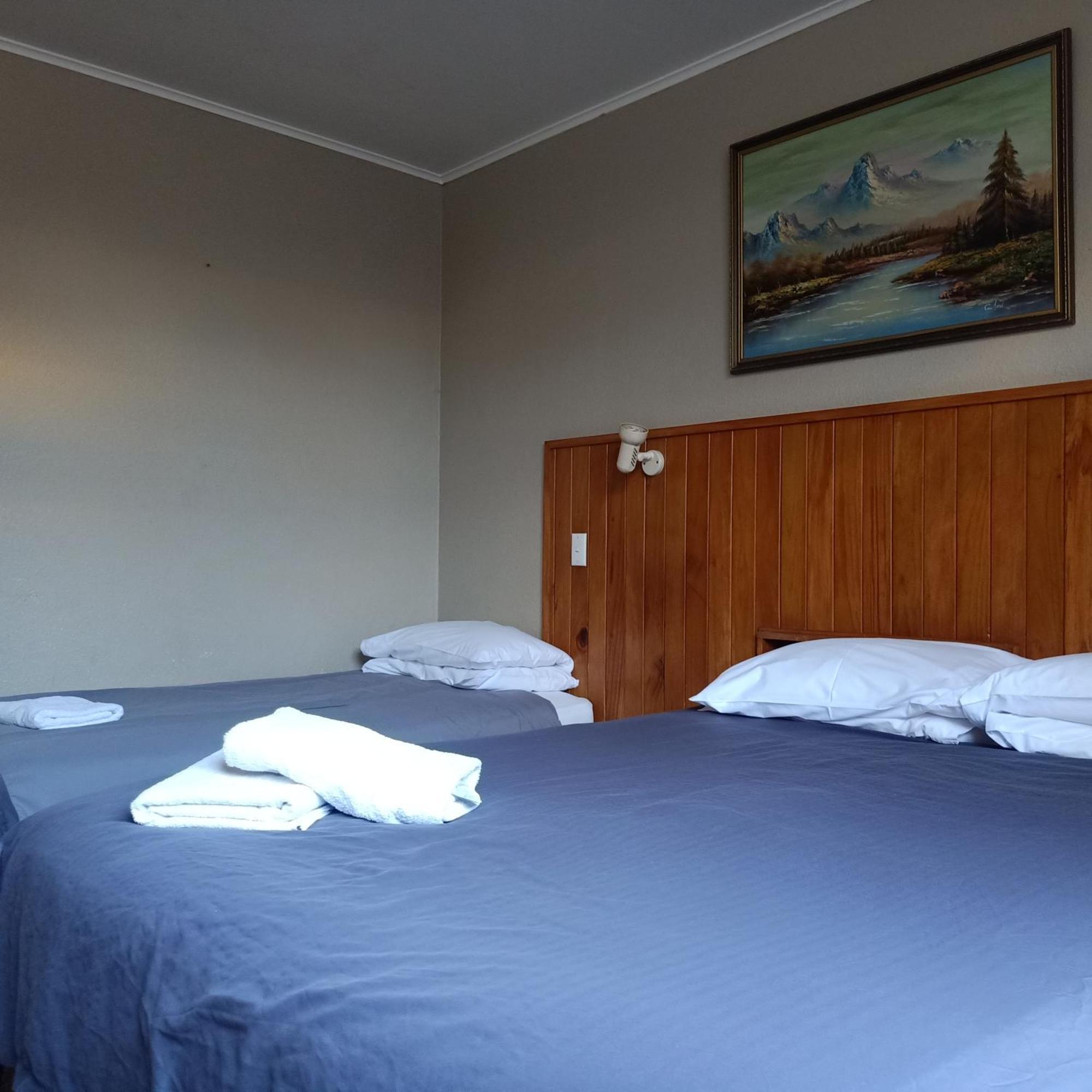 Ariki Backpackers Pansiyon New Plymouth Oda fotoğraf